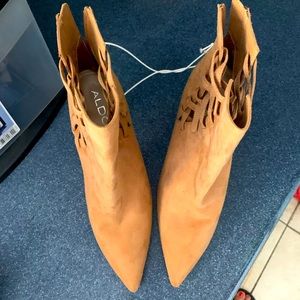 Alods- Suede ankle boots